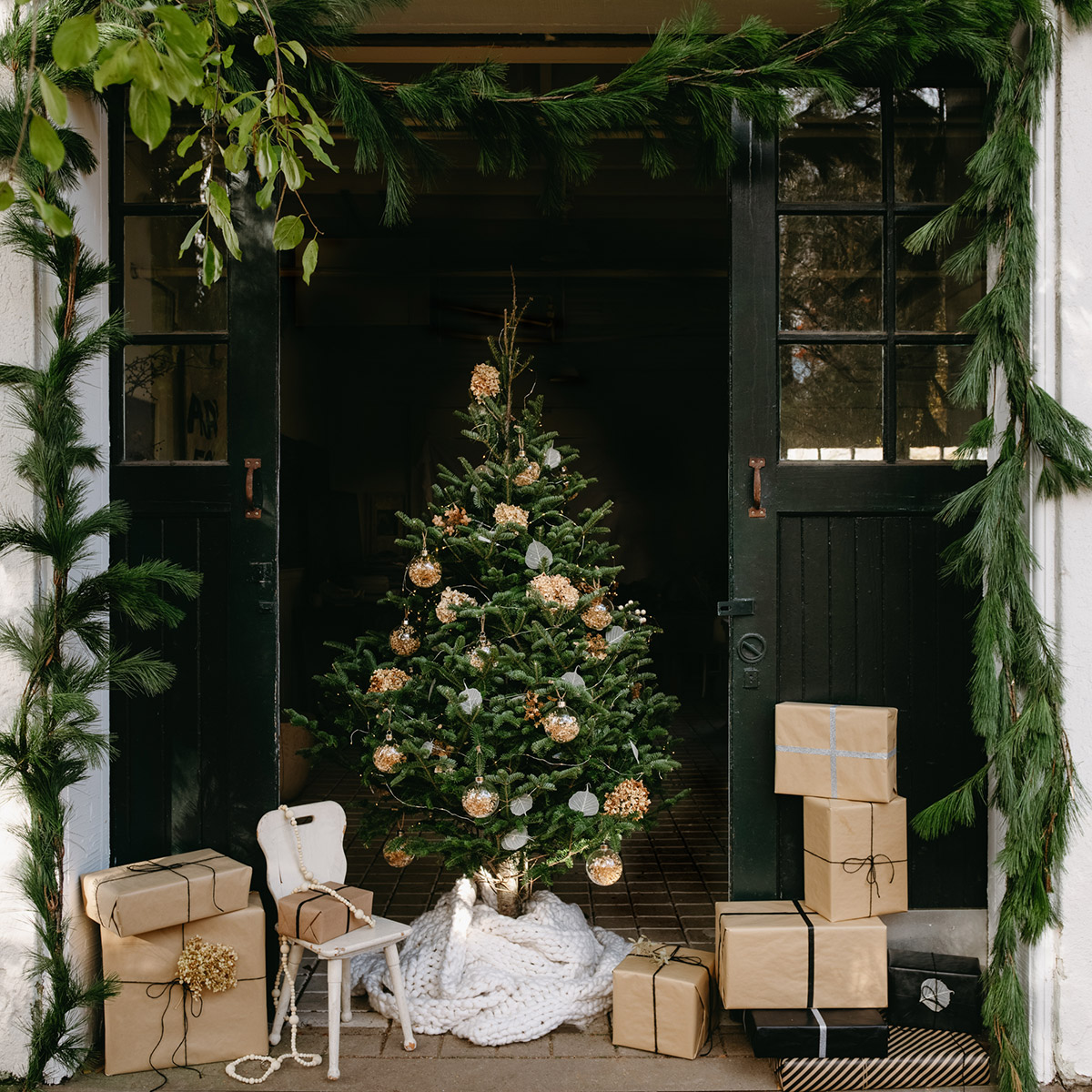 CB-Leanne-Ford-Country-Holiday-2021-WEB-9